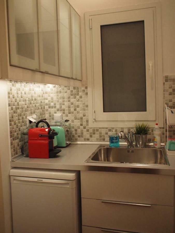 Charming Studio Posh Quartier Атина Екстериор снимка