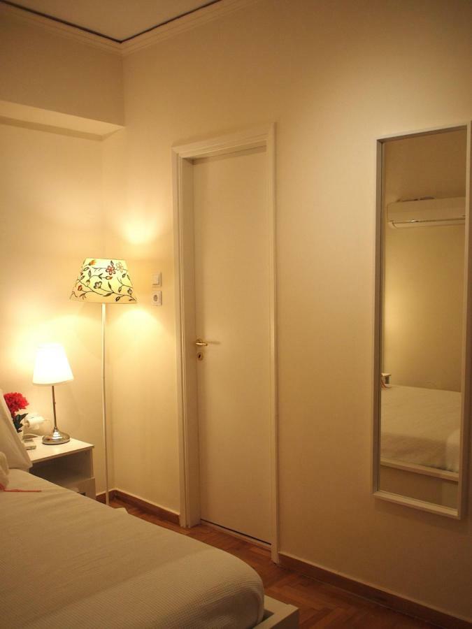 Charming Studio Posh Quartier Атина Екстериор снимка