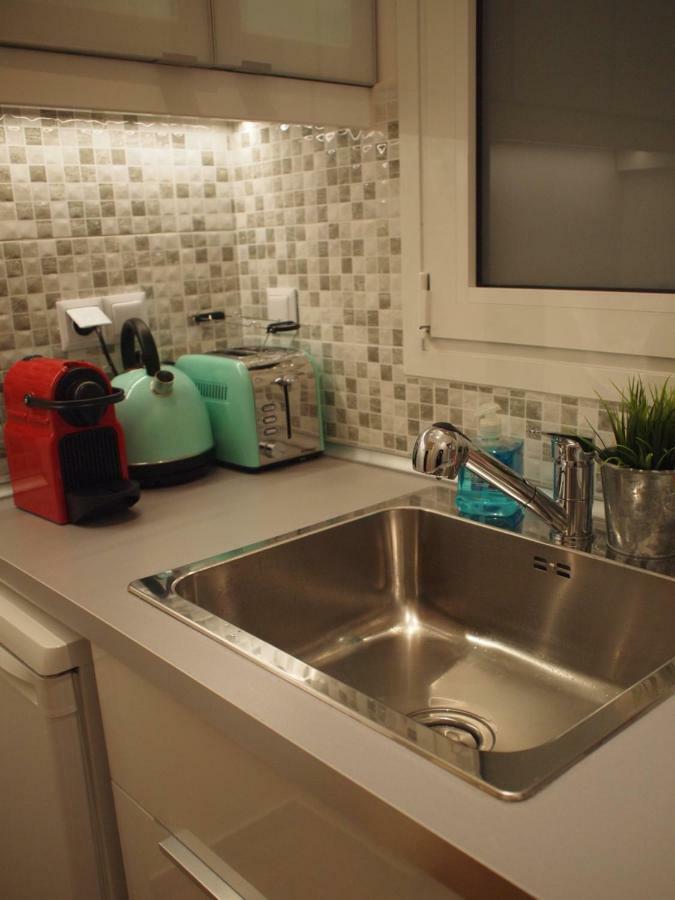 Charming Studio Posh Quartier Атина Екстериор снимка